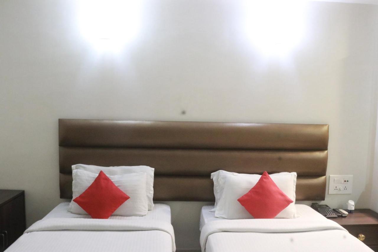 Capital O 14995 Hotel Starline Paltan Bazar Гувахати Экстерьер фото